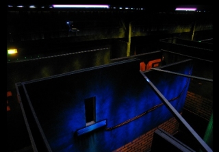  Explora el laberinto de Megazone Laser Games 89